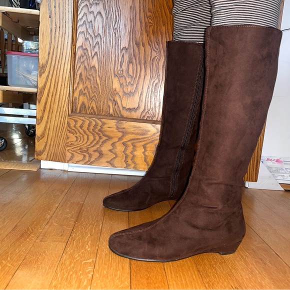 chocolate brown suede knee high Zip boots a2 aerosoles Peter Pan Wmn US 8 - Picture 2 of 16